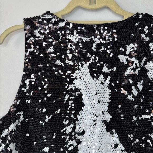 Gilbert Black & White Transforming Sequin Top – Size Large - Picture 12 of 16
